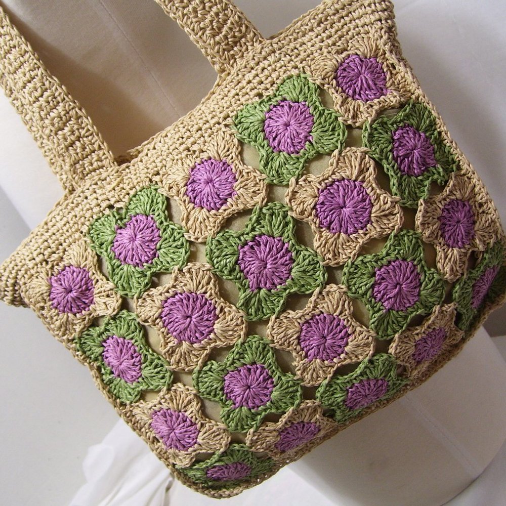 Handbag Crocheted Raffia Beige Purple Flower Design N - Picture 1 of 3